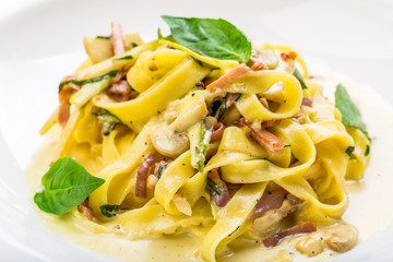 pasta carbonara close-up