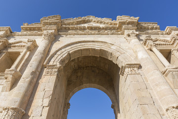 Obraz premium Hadrian's Arch in the ancient roman town Jerash in Jordan