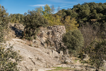 Fototapeta na wymiar ancient wall built with rocks