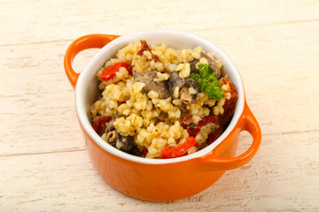 Bulgur with chicken hearts