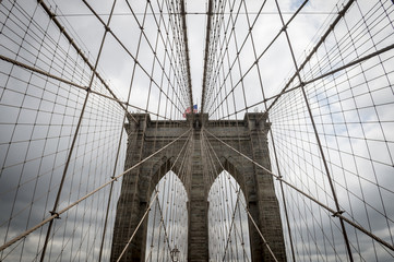 Obraz premium Brooklyn Bridge, New York City bliska szczegółów architektonicznych