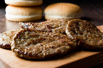 Hamburger Patties with Sandwich Bread 
