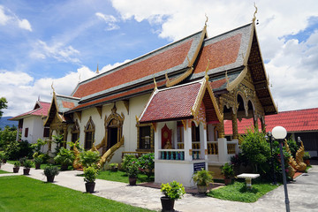 Fototapeta na wymiar Wat Chedi Luang chiang mai Buddha Thailand Temple Buddhism God