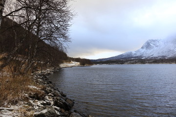 Slowly the winter comes in the mountains