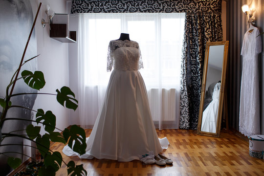 elegant wedding dress the bride