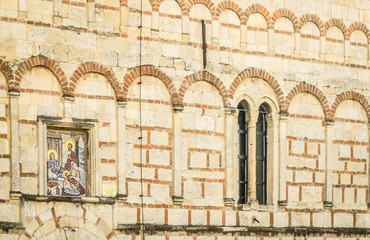 Obraz premium Novi Sad, Srbija - October 16, 2017: The window on the Orthodox 