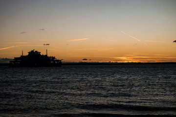 Fototapeta na wymiar Ships in Sunset