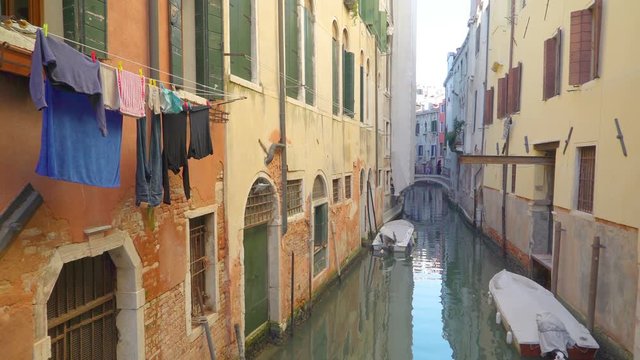 14727_The_small_canal_in_the_city_of_Venice__in_Italy.mov