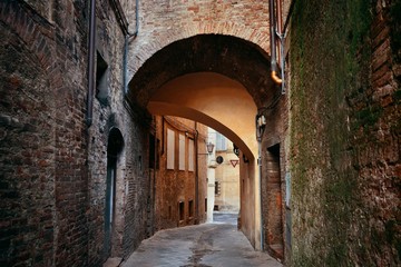 Obraz premium Siena street archway