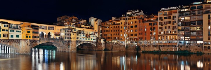 Fototapeta na wymiar Florence Ponte Vecchio panorama night