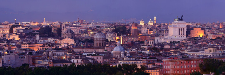 Fototapeta na wymiar Rome skyline night view