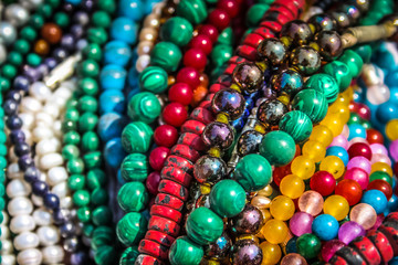 bijoux colorés d'Inde