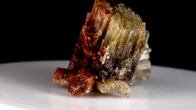 Aragonit auf Drehteller