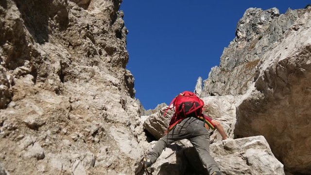 Alpinismo su roccia in Grigna canalone Porta