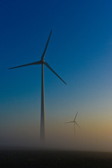 eoliennes electricite vert  durable renouvelable ecologie vent soleil brouillard environnement meteo climat eneco