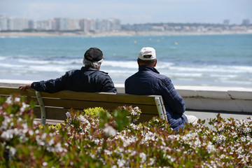 retraite seniors vieux pension age troisieme loisirs detente sante mer