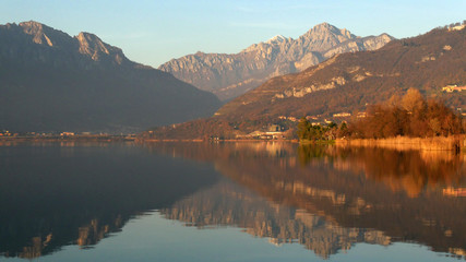 Lago di Oggiono in Lombardia