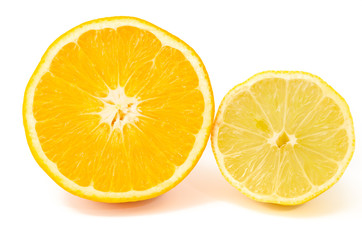 Fototapeta na wymiar Orange und Zitrone halbiert