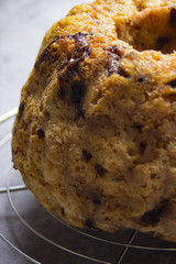 Schweizer Gugelhupt auf einem Backgitter