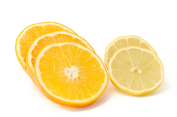 Fototapeta na wymiar Orange und Zitrone geschnitten