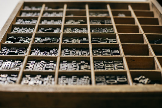 Arranged printing letters