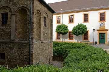 Fototapeta na wymiar Doppelkapelle am Kloster St.Ludgeri Hemstedt