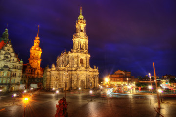Fototapeta na wymiar Cathedral Frauenkirche Dresden