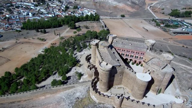 Belmonte ( Cuenca,Castilla La Mancha) desde el aire. Video aereo