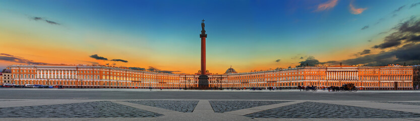 Alexander Column and General Staff on Palace Square in Saint Petersburg (Russia) - obrazy, fototapety, plakaty