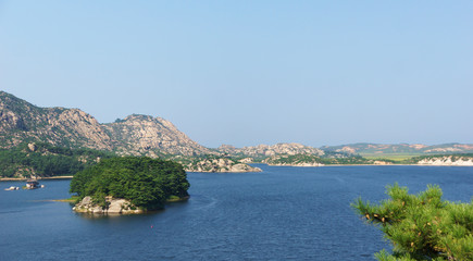 Fototapeta na wymiar The lake Samil in Norh Korea