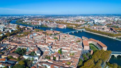 Photographie aérienne du centre-ville de Toulouse - obrazy, fototapety, plakaty