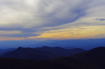Fototapeta na wymiar Sunset over the blue ridge mountains 