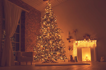 Beautiful Christmas decor in the house 