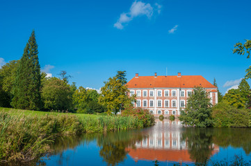 Obraz premium Herrenhaus von Gut Güldenstein bei Harmsdorf
