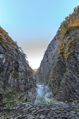 秋の清津峡の風景