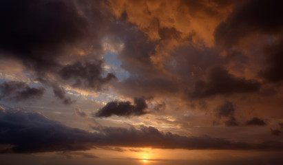 Fototapeta na wymiar Dramatic golden sunset sky background. Nature landscape