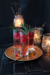 Festlicher Drink mit Rosmarin