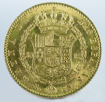 Ancient Spanish gold coin of Queen Isabel II. With a value of 80 reales and minted in Barcelona. 1844. Reverse.