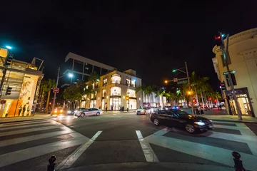 Papier Peint photo Los Angeles Rodeo Drive and Dayton way crossroad by night