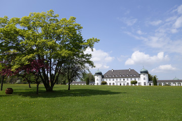 Fototapeta na wymiar Castle Grounds Hoehenried, Bavaria, Germany