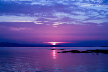 Fototapeta na wymiar sunset above the sea