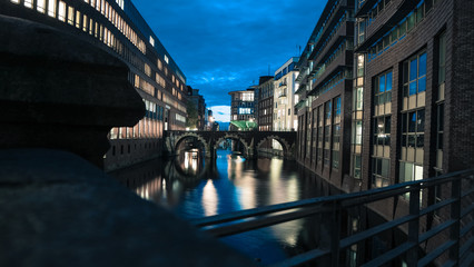 Kanal Speicherstadt Hamburg bei Nacht