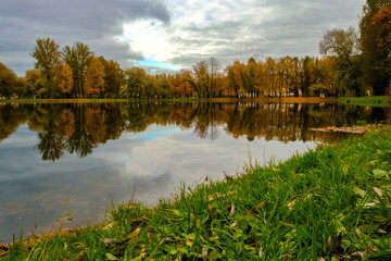 Obraz premium autumn landscape city Park