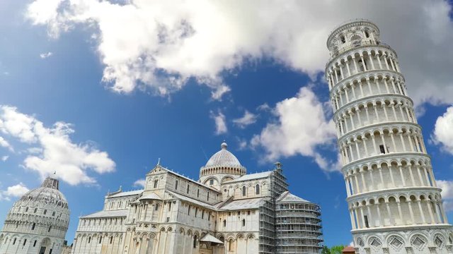 Time lapse in Piazza dei Miracoli in Pisa, Italy