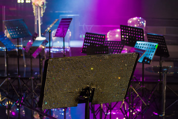 orchestra music stands © batuhan toker