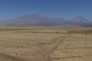 Fototapeta na wymiar Berg Ararat bei Gürbülak in der Türkei