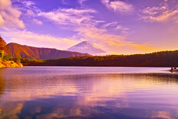 Fototapeta premium 富士山と西湖