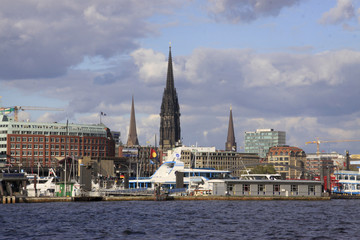Fototapeta premium Ausflugsboot im Hamburger Hafen, Deutschland, Europa