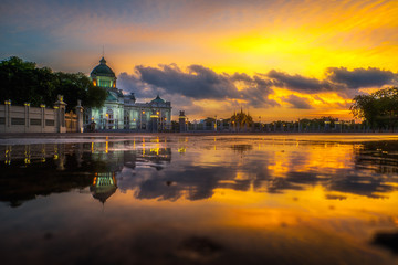 Fototapeta premium Ananta Samakhom Throne Hall with reflection in water in twilight time, Dusit Palace, Bangkok, Thailand