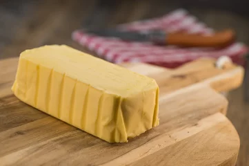 Fotobehang K2 Bord met boterverpakking klaar om te eten